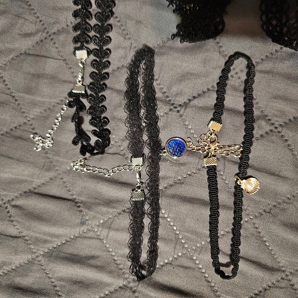 Black Lace Choker Necklace Set - Picture 5 of 5